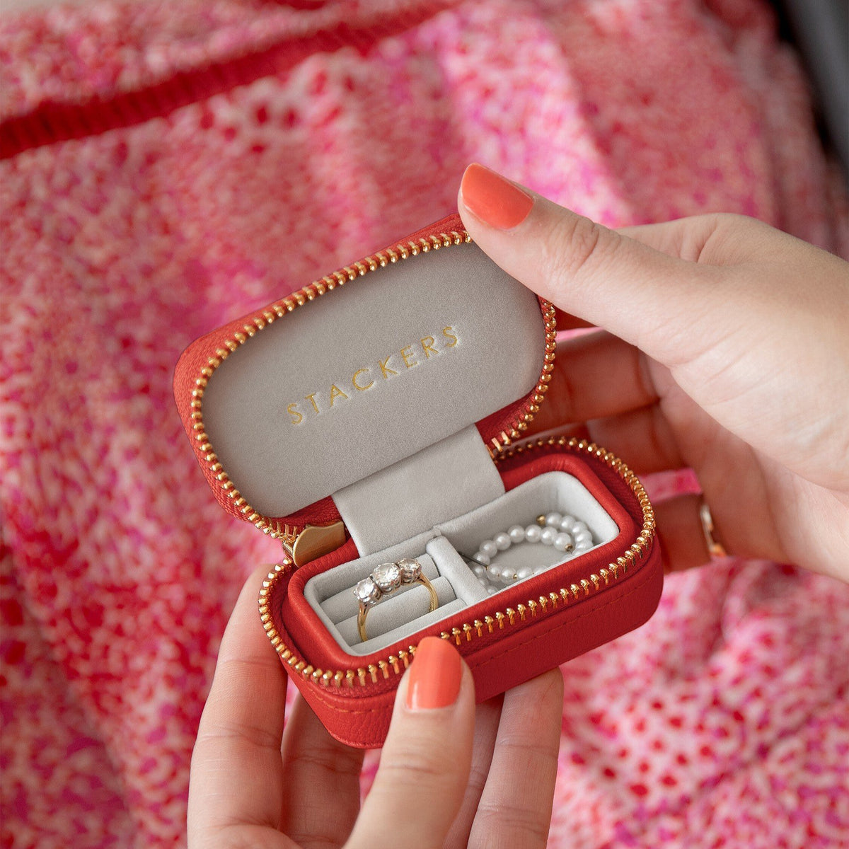 トラベル ジュエリーボックス S レッド – STACKERS LONDON