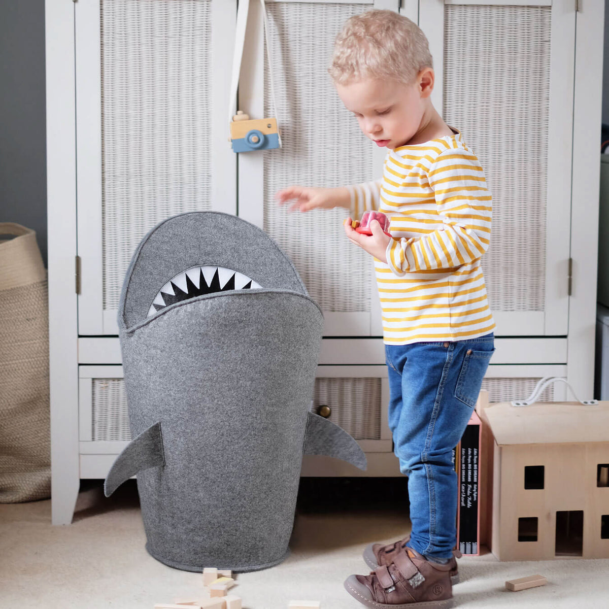 stackers-little-shark-felt-
