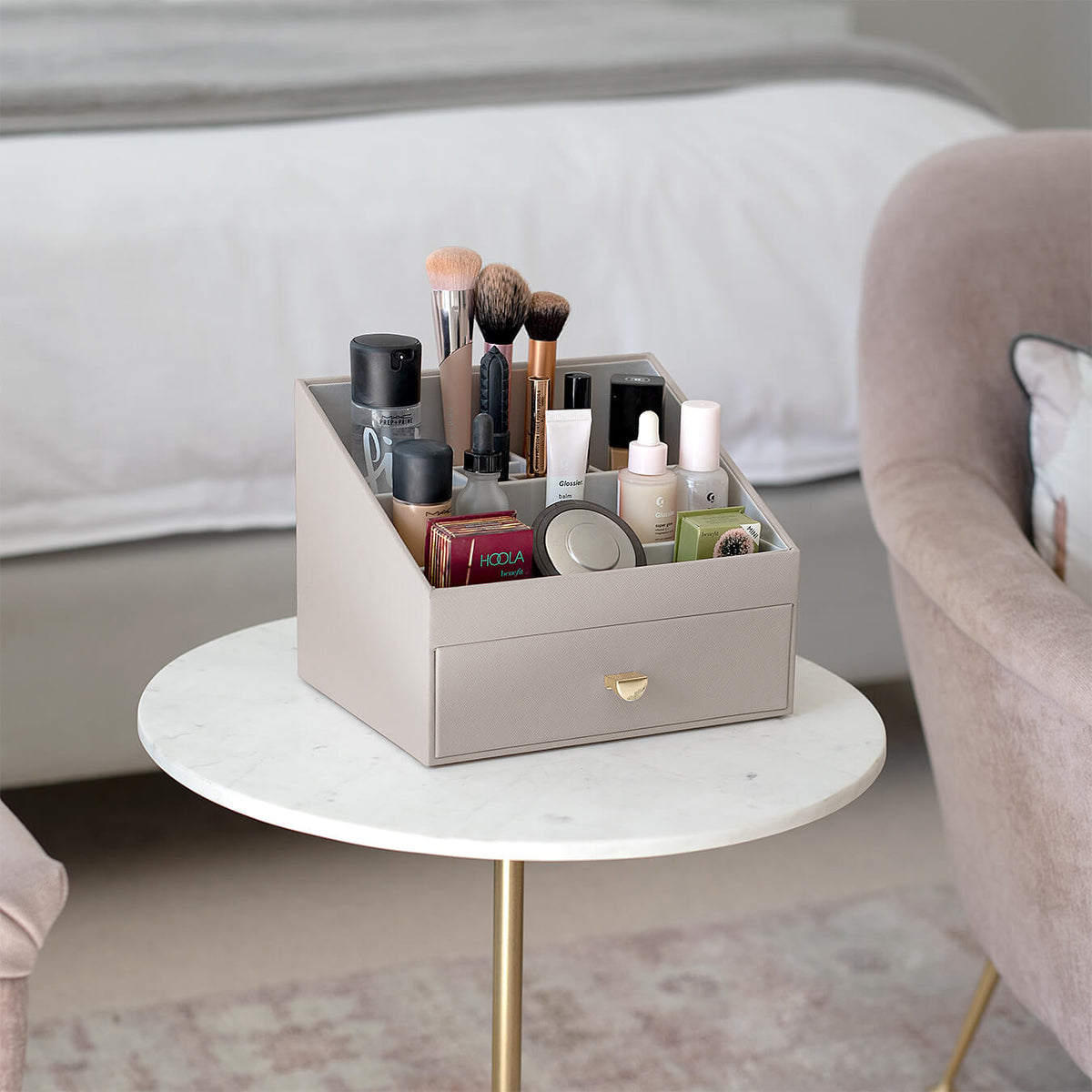 stackers-taupe-makeup-