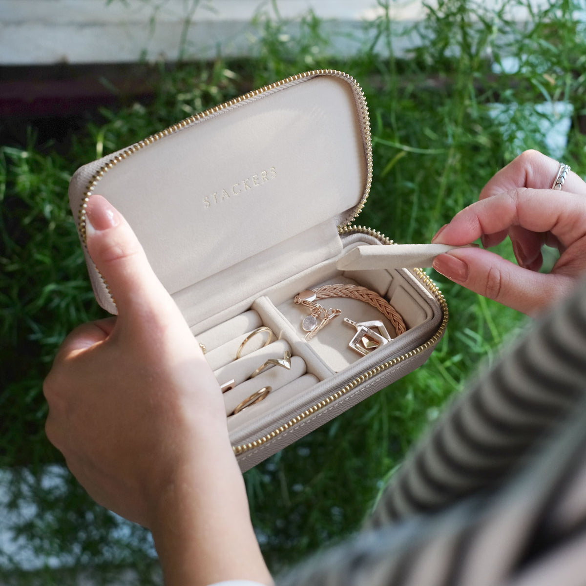 Stackers Taupe Medium Travel Jewellery Box – STACKERS LONDON