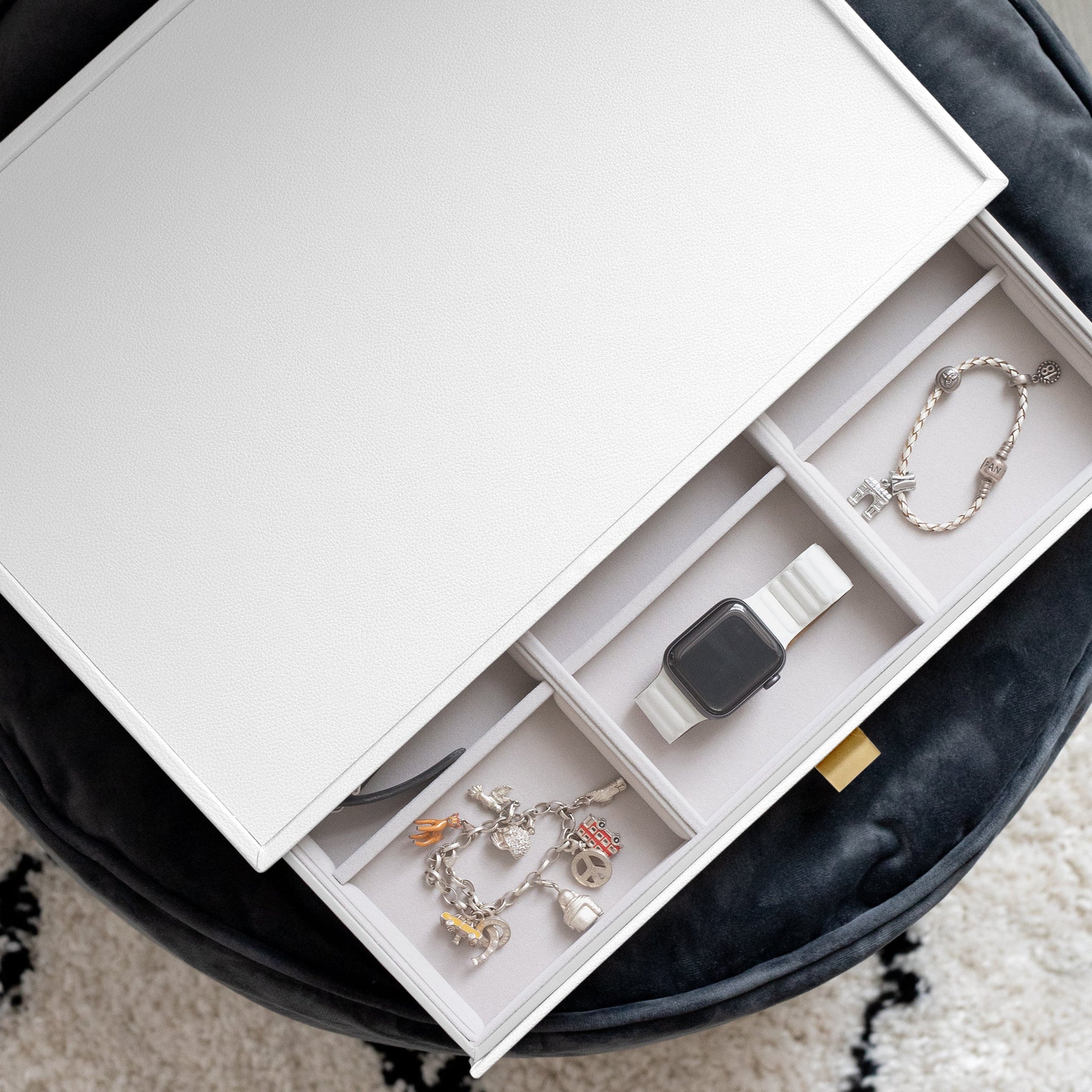 スーパーサイズ ドロワー ジュエリーケース 9sec ホワイト – STACKERS