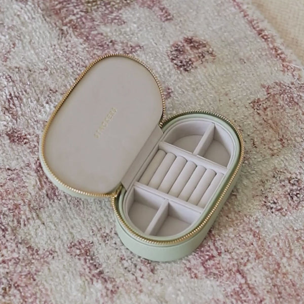 トラベル ジュエリーボックス オーバル セージグリーン – STACKERS LONDON